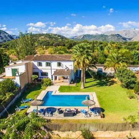 Holiday Sleeps 12 With Pool Air Con And Wifi Holiday home