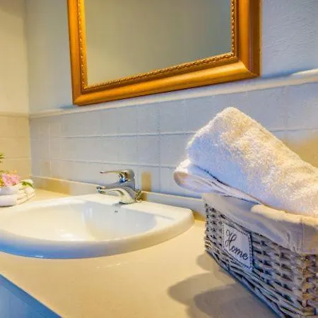 Holiday Sleeps 12 With Pool Air Con And Wifi Holiday home