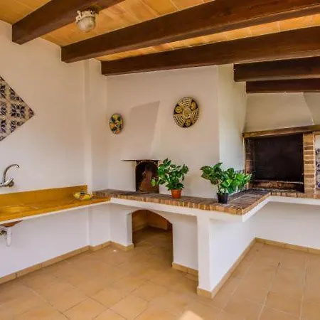 Holiday Sleeps 12 With Pool Air Con And Wifi *