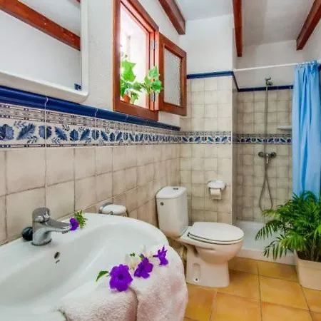 Holiday Sleeps 12 With Pool Air Con And Wifi Holiday home Pollenca